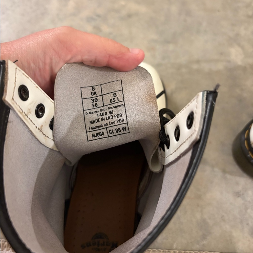 Dr. Martens White Leather Boots with Black Laces - Picture 5 of 5